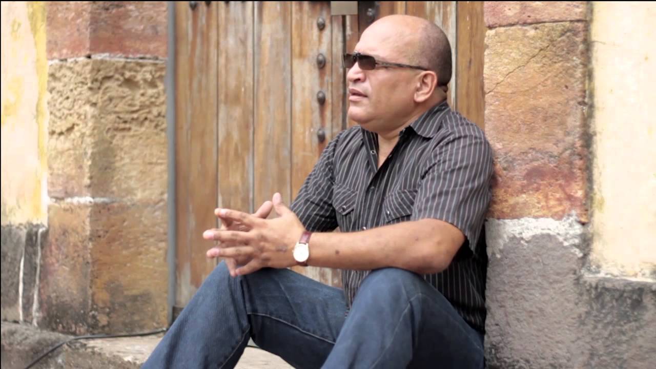 Video Tony Roman – A Sus Pies