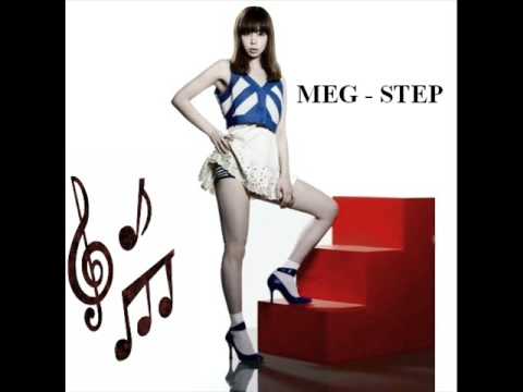 Searchlight - MEG - STEP SEARCHLiGHT Migi ni hanbun gururi to meguttara Ureshiku naru youna asa Shiranu ma ni sururi suberikonde iru Yume no naka made Kotae ga soredake ka...