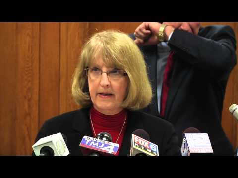 sensechange - Milwaukee Mayor Tom Barrett and Milwaukee Police Chief Edward Flynn continue their push for common sense change in the nation's gun laws. The United States S...