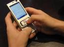 Ville Säävuori demoaa kehittämäänsä näppärää mobiilia podacstjulkaisuhärpäkettä Tampereen podcastaajien miitissä ravintola Virtapankissa 13.10.2007. Lisätietoja mm: www.podcasthakemisto.net