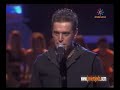 una m�s de la actuaci�n en mil una m�sicas, esta vez un tema perteneciente a su disco en solitario polo sur.