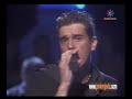 una m�s de la actuaci�n en mil una m�sicas, esta vez un tema perteneciente a su disco en solitario polo sur.