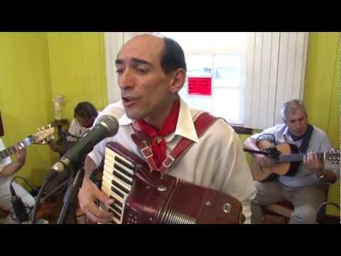 Adelar Bertussi -DVD O Tropeiro da Música Gaúcha - São Francisco é Terra Boa.mpg