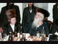 Viznitz Rebbe Imrei Chaim Ztl making Kiddush at Pesach Sieder
