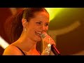 maija vilkkumaa el�m� lapselle -konsertin housebandin kanssa. omasta vakioremmist� mukana kitaristi mikko kosonen.