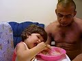 Maria Beatriz d� macarr�o pro pai