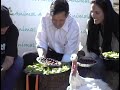 Kucinich Feeds Turkeys For Thanksgiving