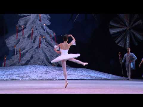 P.TCHAIKOVSKY - "Dance of the Sugar Plum Fairy" / Nutcracker - Bolshoi Ballet 2010 / Life Extract