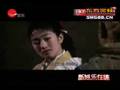 明星恋情又成卖点 《张艺谋传》引发争议