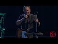 http://www.pupia.tv - napoli - bruce springsteen apre il suo concerto a napoli, infiammando i fan con 'o sole mio e facendo riferimento alle sue origini camp...