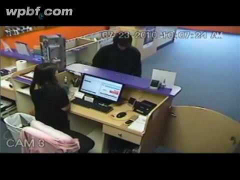 Store Clerk Talks Robber Out of Crime