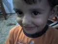Cauã cantando a música da barata