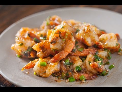 stir - Garlic Ginger Shrimp Stir fry Recipe - a recipe from my Mom that can be found at http://www.steamykitchen.com/175.