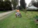 Cr125 saltando en links