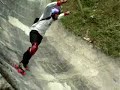 Bajar por la antigua pista ol�mpica de Bobsleigh cerca de Grenoble ( Francia )