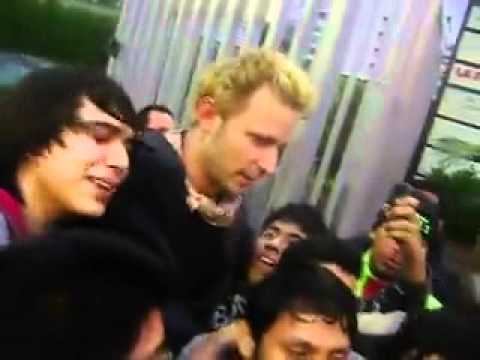 Lima de verde: Fans recibieron a Green Day en el Swissotel
