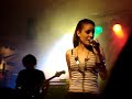 Fabiana Belz cantando no Hard Rock Caf�