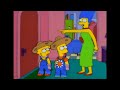 Bart y lisa en el jardin de atras