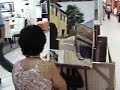 Live oil painting in the shopping center - Orly Silva Live oil painting in the shopping center - Orly Silva