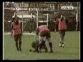 una co�asa de las buenas y una patadita en la cara