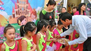 Bí thư Tỉnh ủy Nguyễn Văn Đọc tặng quà 1-6 tại Trường Mầm non Quang Trung