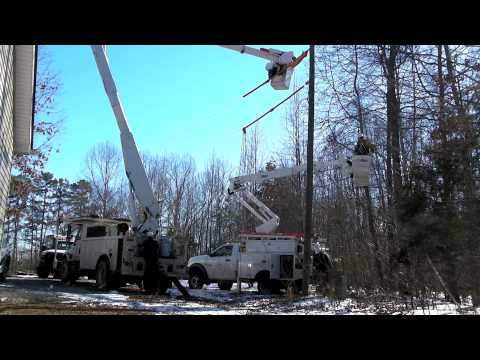 A Day in The Life Of A Lineman - SEC 2014