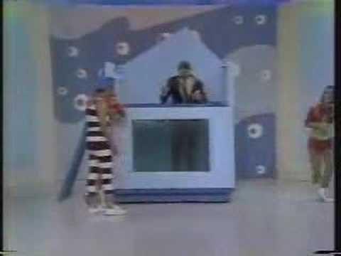 silvio santos caindo na agua