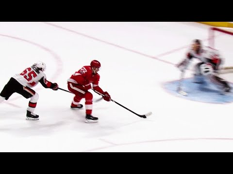 Video: Athanasiou needs only six seconds to speed by Karlsson and score OT winner