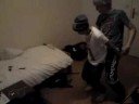 Nikki og Lasse danser til walkmand d;