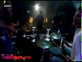 He aqui la cancion Un paseo del grupo ESTOPA tokada durante el concierto privado a CANAL + espero q les gusteis