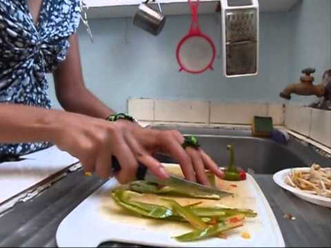 comida crudivegana - ANYS LIVE FOOD Preparamos una Ensalada Brahmaloka... Rapido, colorido divertido! y para compartir... COCINA VEGETARIANA GOURMET CRUDA, RAW VEGAN