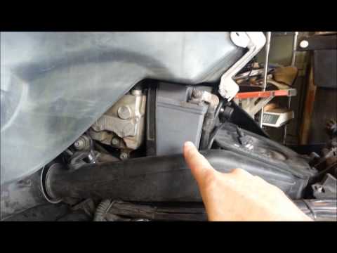 how to change battery on bmw r1100rt