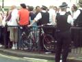 ULTRAS NAPOLI A LONDRA VS. WEST HAM SUPPORTER ALLA STAZIONE METRO UPTON PARK