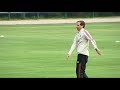 Milan-coach Allegri showt schitterende traptechniek