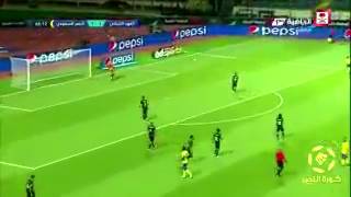 تسديدة غريبة لمحترف النصر الجديد ويليام جيبور