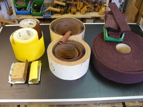 holz - Für den guten Handschliff von Holz ist kunstharzgebundener Korund oder Siliziumcarbit auf Papier die erste Wahl. Für bestimmte Arbeiten sind auch Gewebe- bzw...