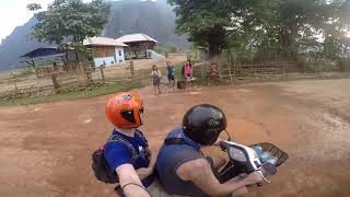 Laos - Vang Vieng na motorkách