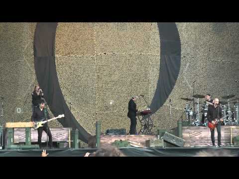 apc 2011 - The Intro and first few songs from APC's 2011 Lollapalooza Performance, including a cover of Imagine from John Lennon and their own Weak and Powerless.