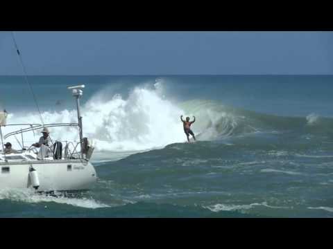 Hawaii - Playback of the recorded Surfline Live Session from Ala Moana Bowls on May 17th, 2013.