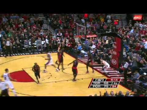 Luke Babbitt dunks on the Toronto Raptors