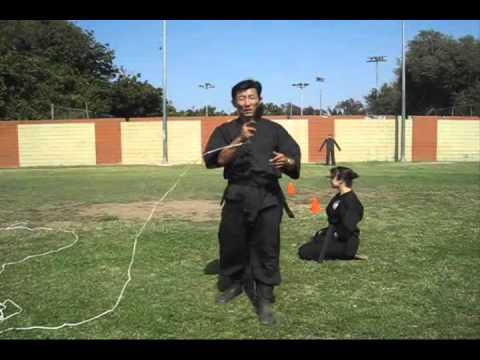 how to properly throw a kunai