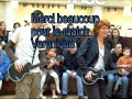 qui l'aurais cru! la c�l�bre actrice v�ronique genest jouant au jeu guitar hero 3 lors du tournoi de ce jeu � fnac de val d'europe le 12/04/08

meme si la difficult� choisi �tait facile, je me suis bien amus�e � affronter veronique sur paint it balck des rolling stones

encore merci veronique ^^