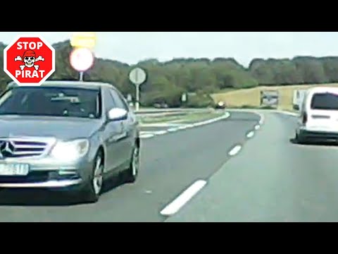 Starsza kobieta w Mercedesie jechała pod prąd. DK86 w stronę Siewierza.