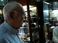 em 1962 herb geller passou por lisboa e foi fotografado por augusto mayer em jam-session realizada no hot clube de portugal. no dia 9 de outubro de 2007, 45 anos depois, geller foi visitar, a convite do blogue jazz no pa�s do improviso (www.jnpdi.blogspot.com), o autor da fotografia (augusto mayer) e o seu irm�o (ivo), ambos membros fundadores do hot clube.