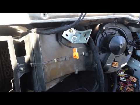 2000 Audi A4 heater core replacement, video 1