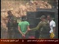 جندي صهيوني يطلق النار على فلسطيني من مسافة قريبة