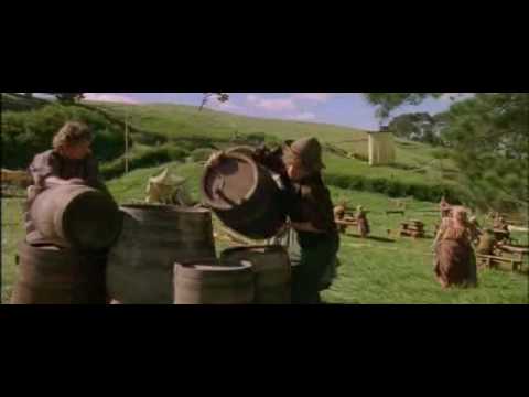 bilbo bolson - Pues explicado por el sr. Bilbo Bolsón, ¿qué son los hobbits? De la película El Señor de los Anillos, de Aurum, dirigida por Peter Jackson. Disfrútenlo.