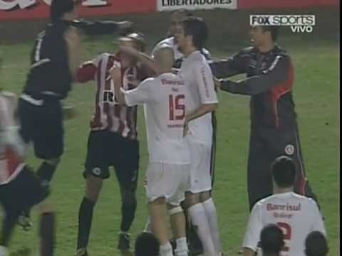 El ‘Pato’ Abbondanzieri lo admite: "Los argentinos somos muy maleducados"