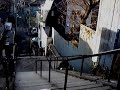 天下茶屋の聖天山から阿倍野墓地までの上町台地の崖線を歩きます。崖線から西側が西成区、東側が阿倍野区となっております。特に阿倍野墓地から西へ下る勾配が激しく、たくさんの石階段や石垣があります。住宅も密集しており一種独特の雰囲気があります。ここは上町断層の上であり、古代の汀線で海食崖の名残です。