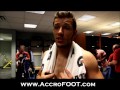 r�mi aboussouan s'entretient avec le secondeur marc-olivier brouillette apr�s le match hors-saison alouettes / argonauts du 19 juin 2012.